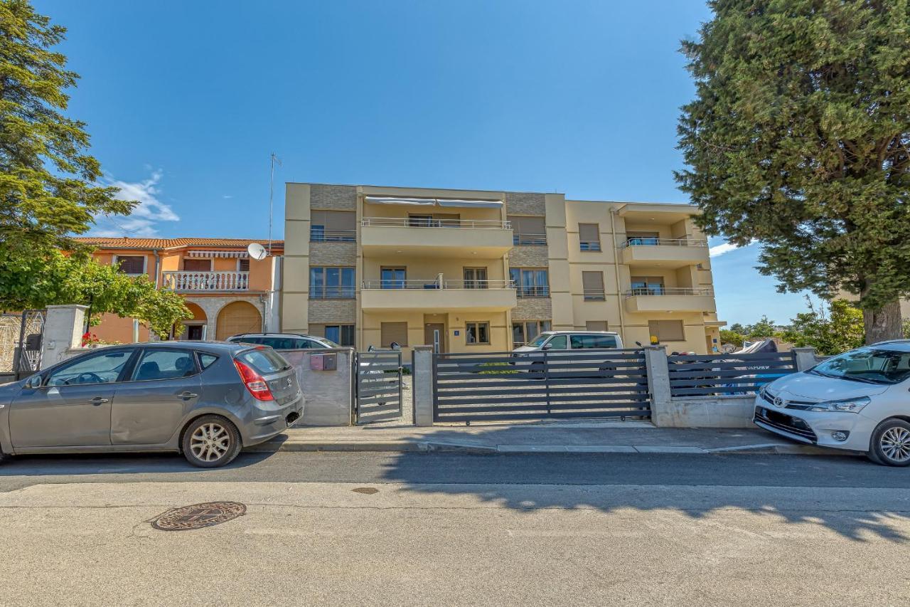Apartment Stoja Pula Exterior photo